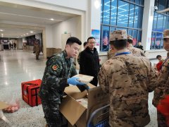 和送兵家眷供给饮水、补给、指导等暖心办事